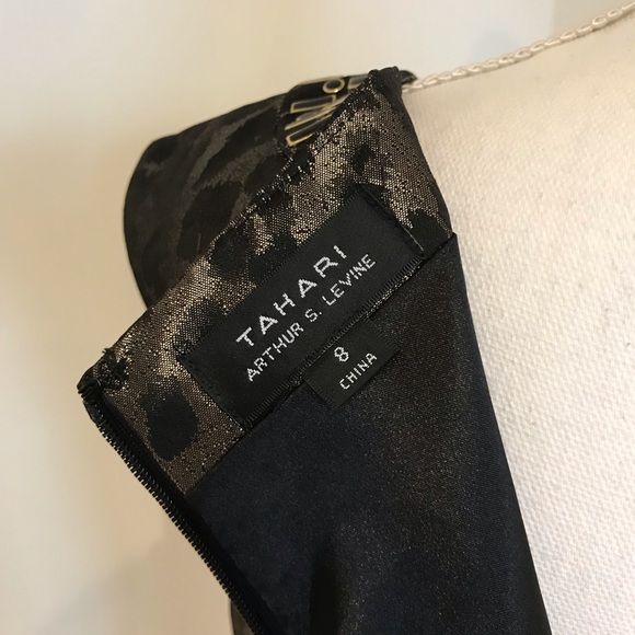 🔥🔥🔥Tahari animal print dress in black and gold - Picture 6 of 7